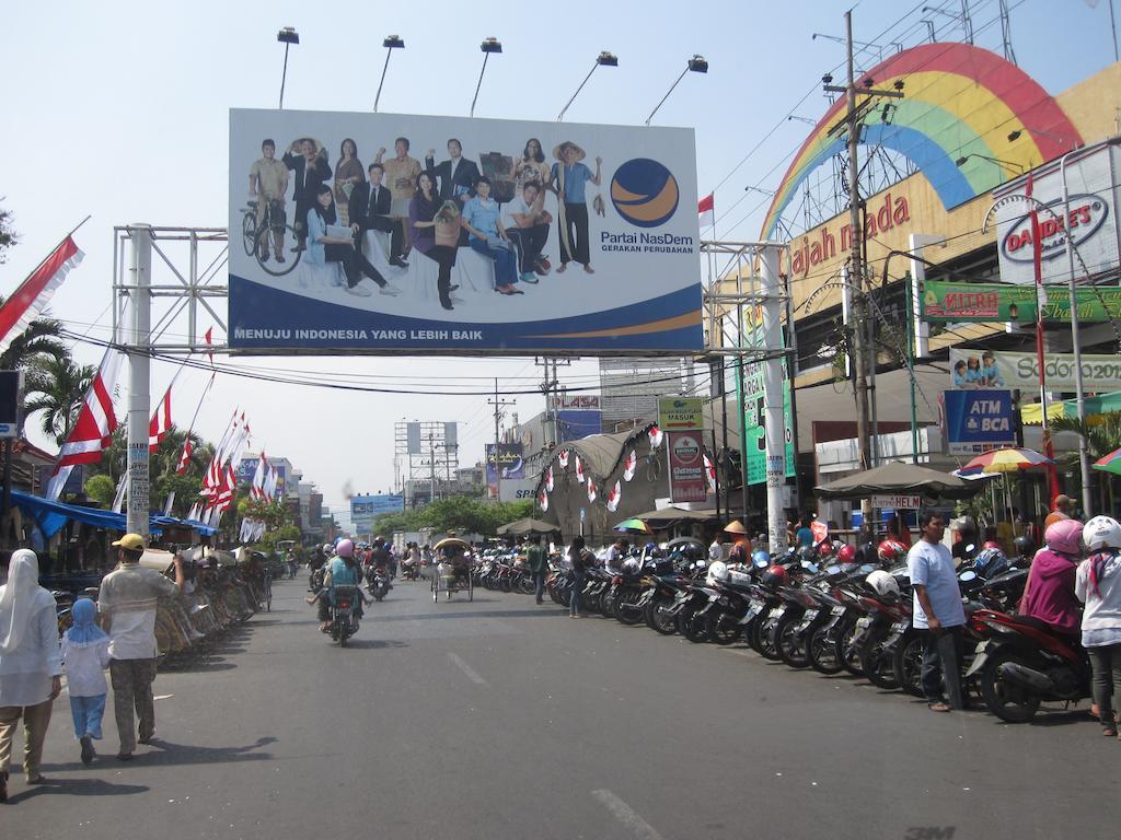 Hotel Tosari Malang Exterior photo